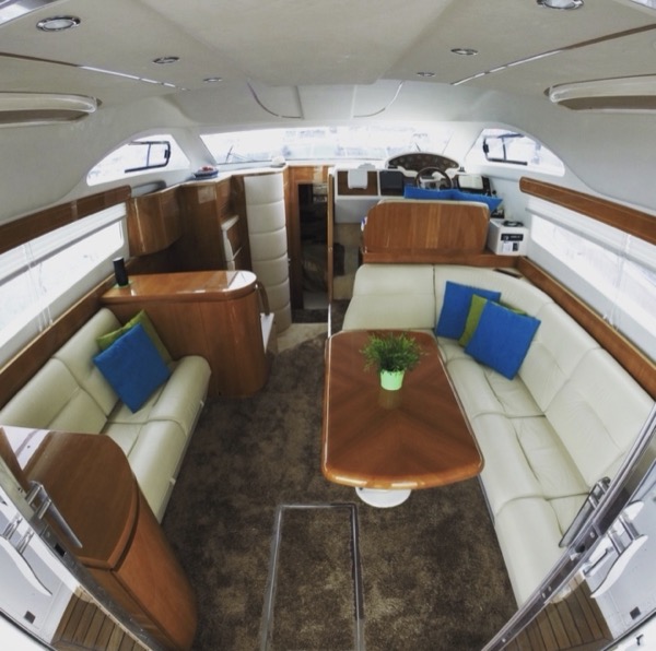 Astondoa 40 saloon interior