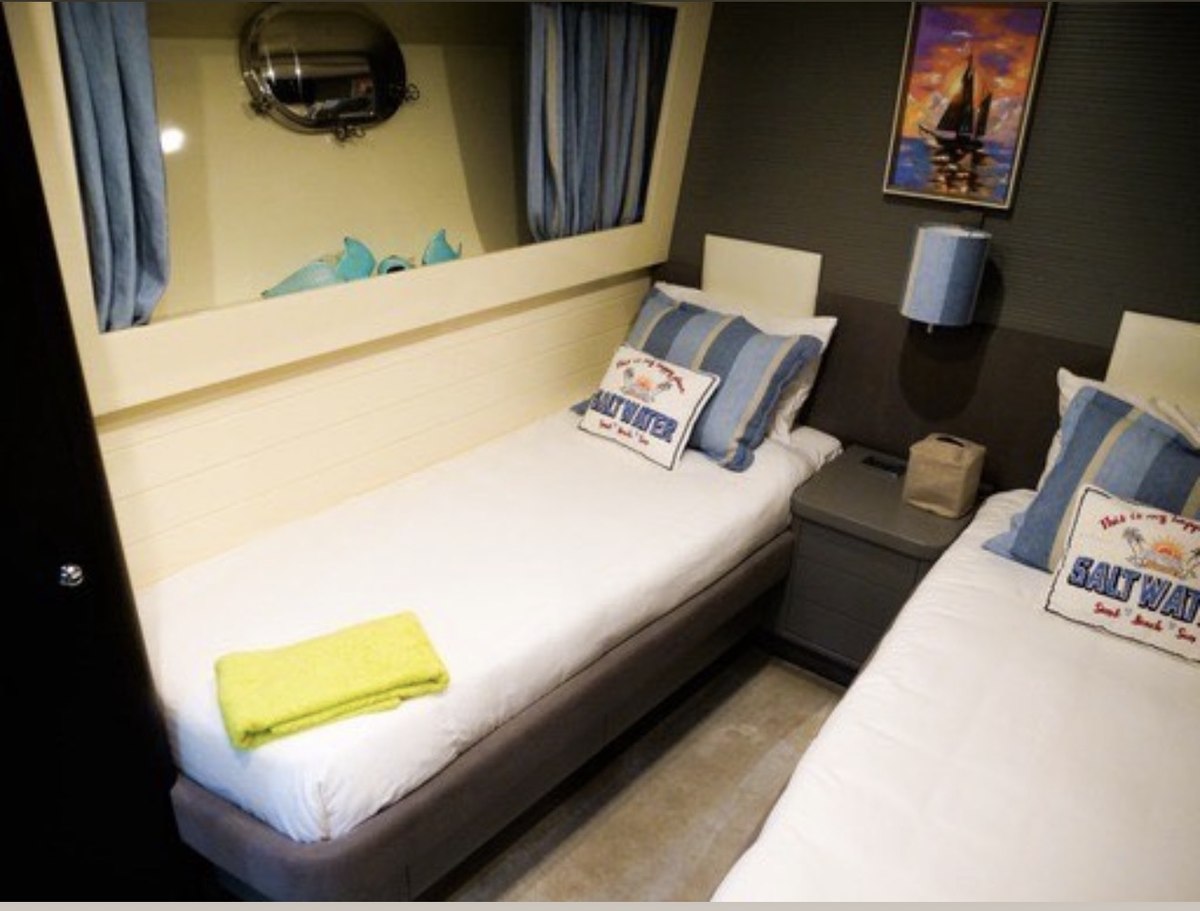 Canados 86 twin guest cabin