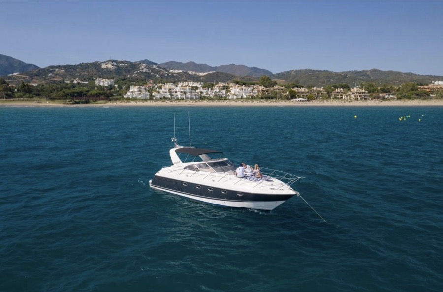 Fairline Targa 43 cruising — Marbella charter