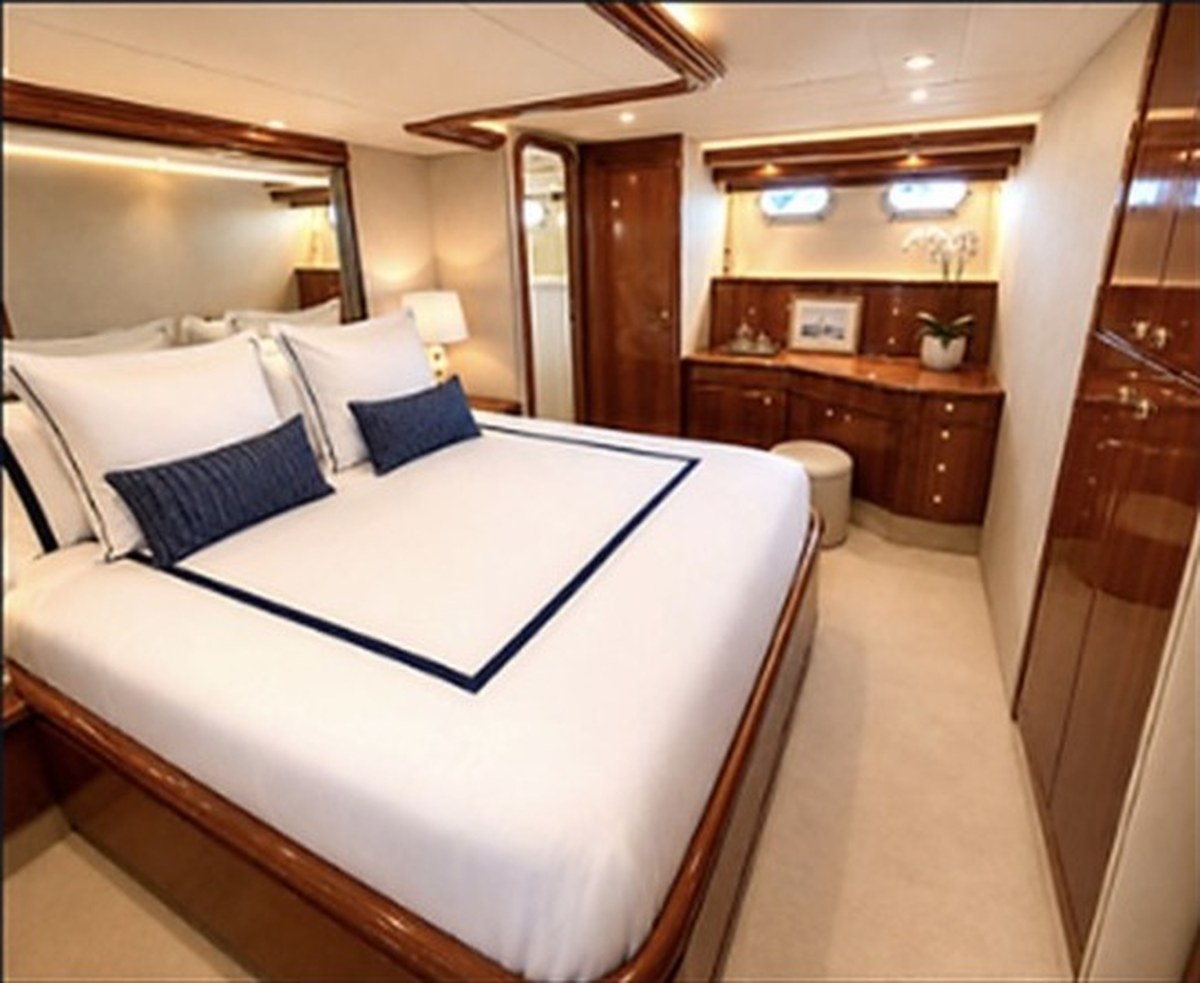 Ferretti 680 master cabin with ensuite