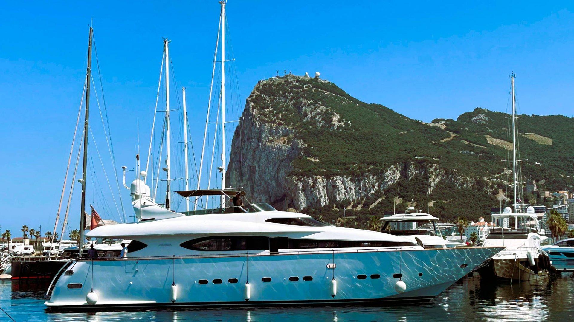 Maiora 26m luxury yacht — photo 10
