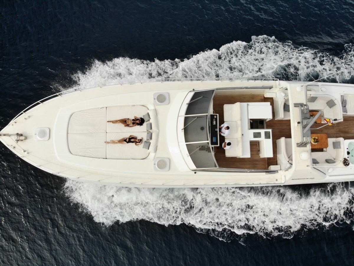 Top-down aerial view of the Mangusta 80 full deck layout underway
