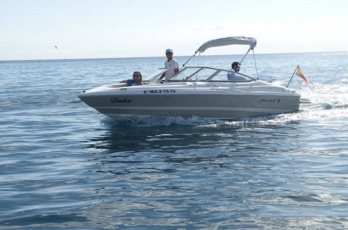 Mariah SX21 side deck at speed