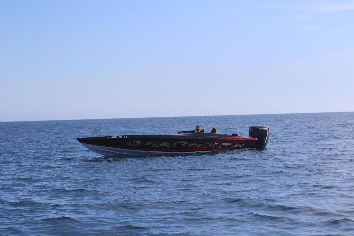 Speedboat high-speed profile